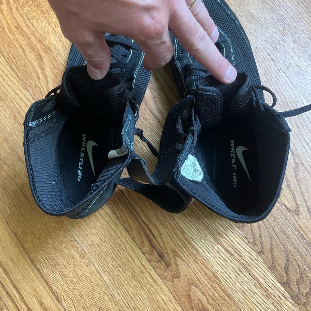 Nike Black wrestling shoes - Picture 5 of 6